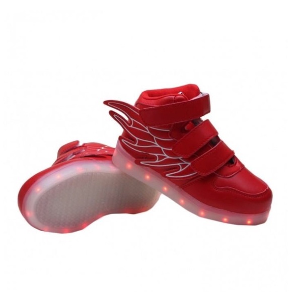 Kids red winged led light up shoe - Picture 2 of 6